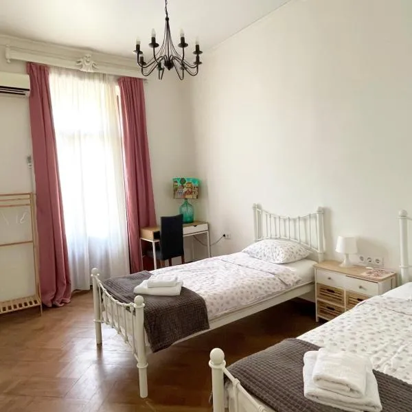 Guest House Third Floor, hotel a Tbilisi