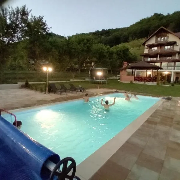 PENSIUNEA SUBCETATE, hotel v destinaci Polovragi