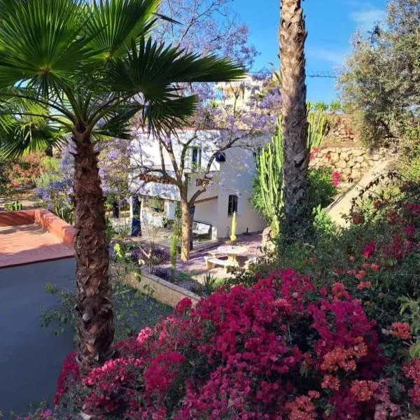 Casita 2, hotel v destinaci Benajarafe