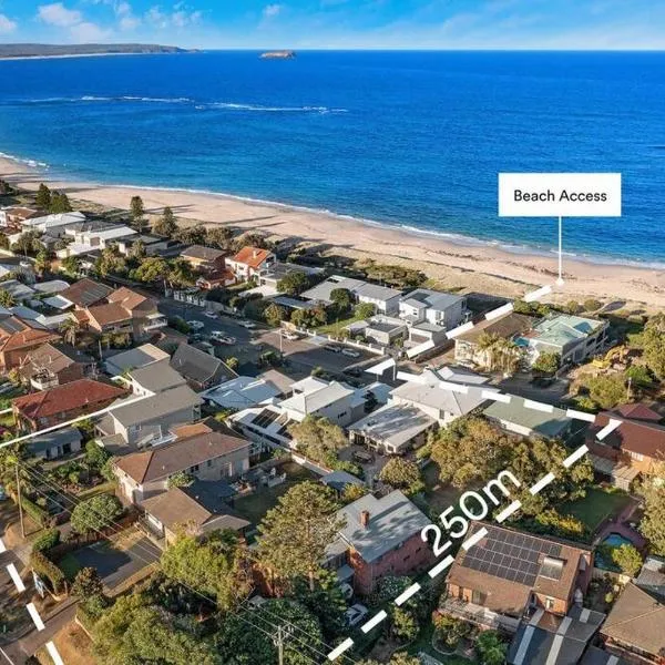 Spacious Ocean View Home in Noraville, hotel v destinaci Norah