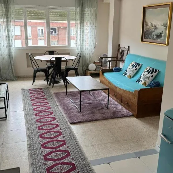 Apartamento completo, 2 dormitorios, Céntrico, Soleado y cerca de la Playa, hotel a Santoña