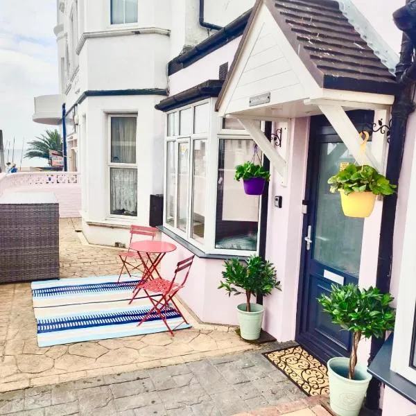 Bexhill Stunning 2 bedroom Sea Front Bungalow, hôtel à Bexhill-on-Sea