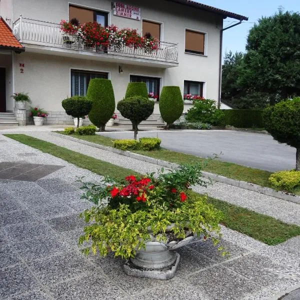 Rooms Kapelj, hotel di Postojna