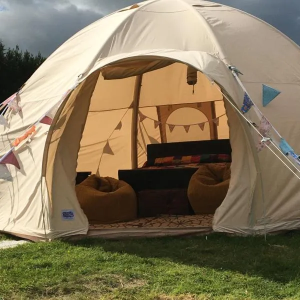 Thainstone dome、ロックカーロンのホテル