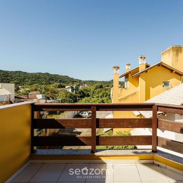 Casa em condo com piscina, a 300m da praia ALI024