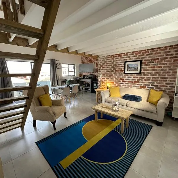 Modern apartments downtown, khách sạn ở Plettenberg Bay