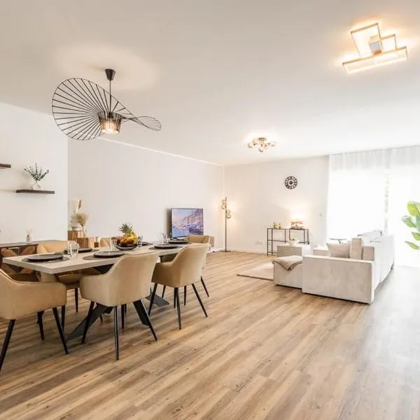 Sky Penthouse 07 I Aufzug I TV I Terrasse I BBQ, hotel in Hamm