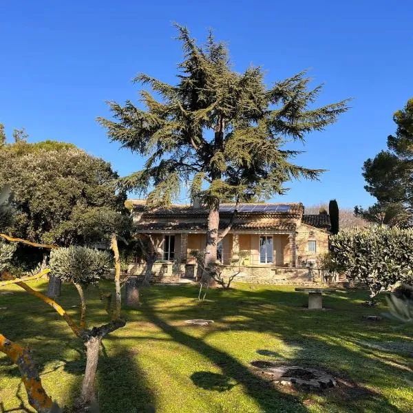 L'Atelier de la Baronnie - Lubéron, hotel v destinaci Cabrières-dʼAvignon