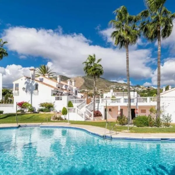 casa caravane, hotel v destinaci Benalmádena