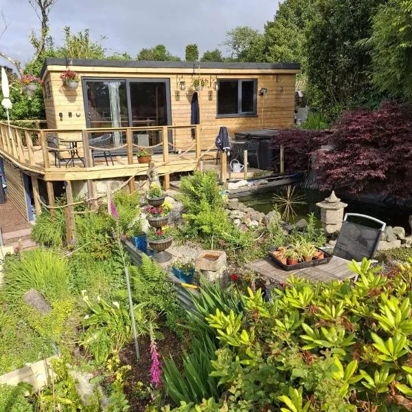 Cosy Cornish Cabin, hotel v destinaci St Austell