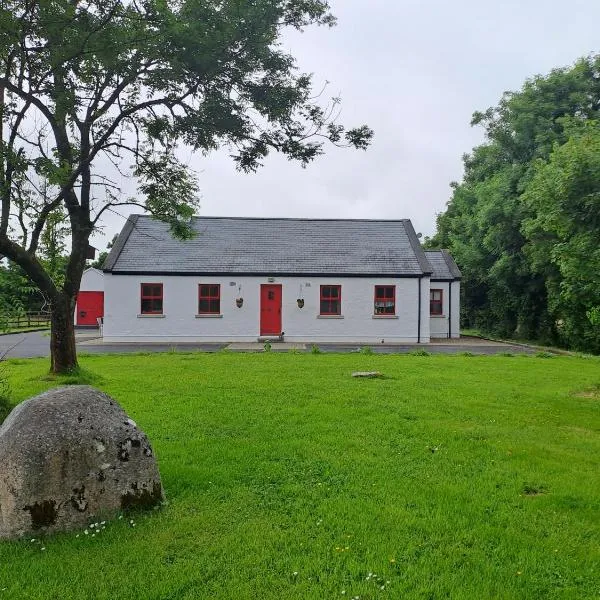 Beautiful cottage in Louisburgh, hotel v destinaci Mayo