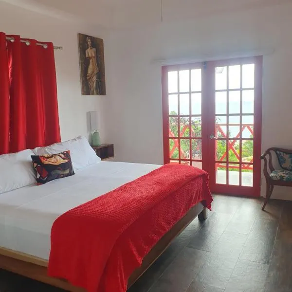 Kai's Place at Tim Pappies 3rd Floor luxury villa, hotel v destinaci Port Antonio