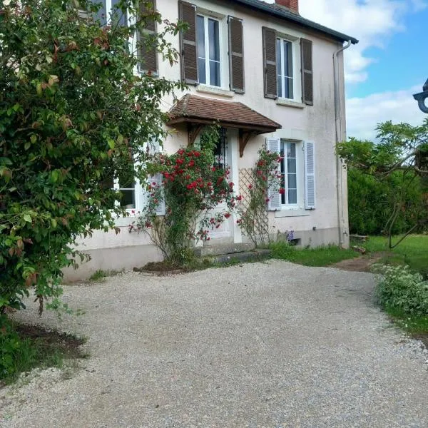Gite de Chassigny, hotel u gradu 'Avallon'