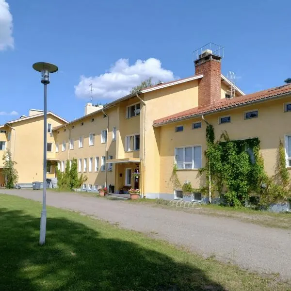 Hostel Vanha Koulu, hótel í Ylämaa