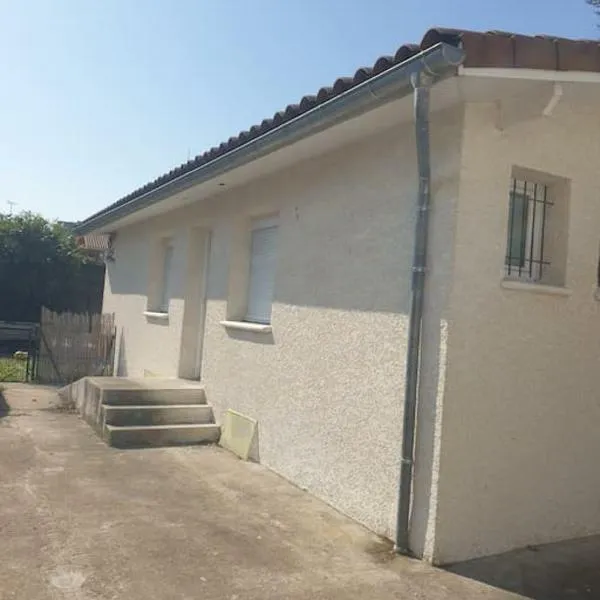 maison proche du Groupama Stadium – hotel w mieście Décines-Charpieu
