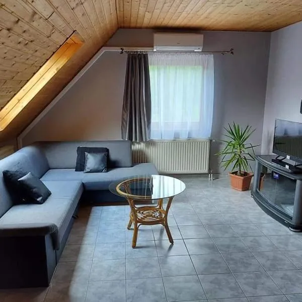 Aranykagyló Nyaralóház, hotel v destinaci Badacsonytomaj