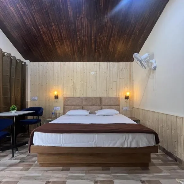 Serene River Cottages Sadhupul, hotel a Jūnga