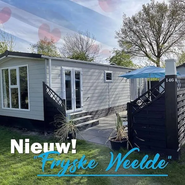 Ervaar 'Fryske Weelde' op vijf sterren vakantiepark de Kuilart, hotel v destinaci Koudum