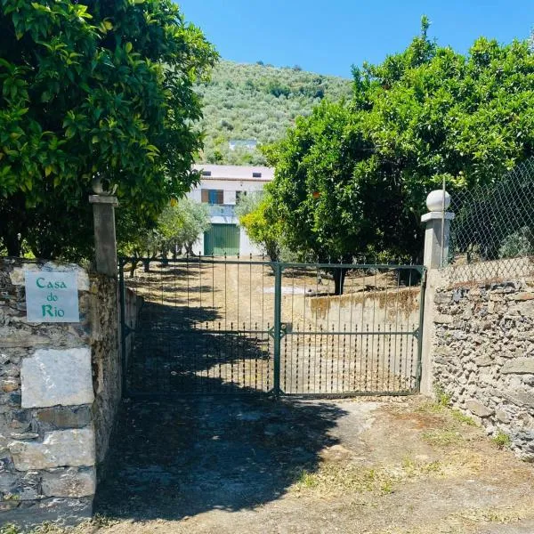 Casa do Rio, hotel in Freixo de Espada à Cinta