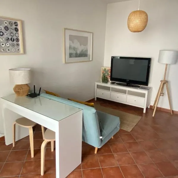 Salt Whisper - Salt Whisper - Bilocale con terrazzi e piscina, hotel em La Caletta