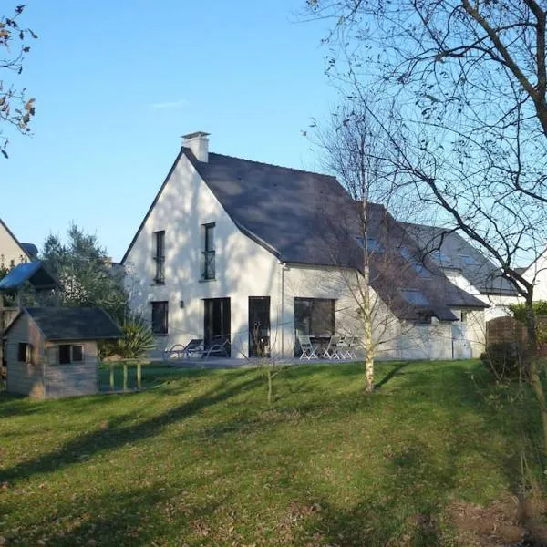 Villa la Salamandre - Jullouville, hotel in Jullouville-les-Pins