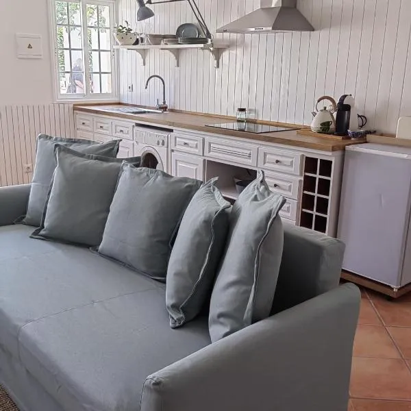 Casinha do Chico โรงแรมในชาร์เนกา