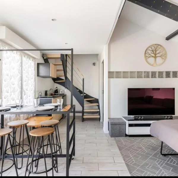 Studio de la petite Escapade, hotel en Donges