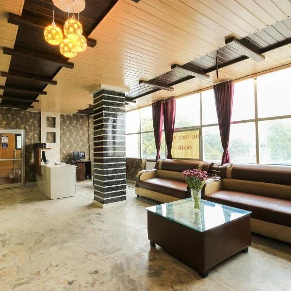 Hotel Mehraz Residency, hotel u gradu Haldvani