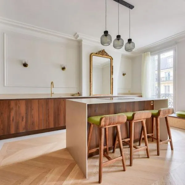 Elegant 100sqm Two Bedrooms in Marais