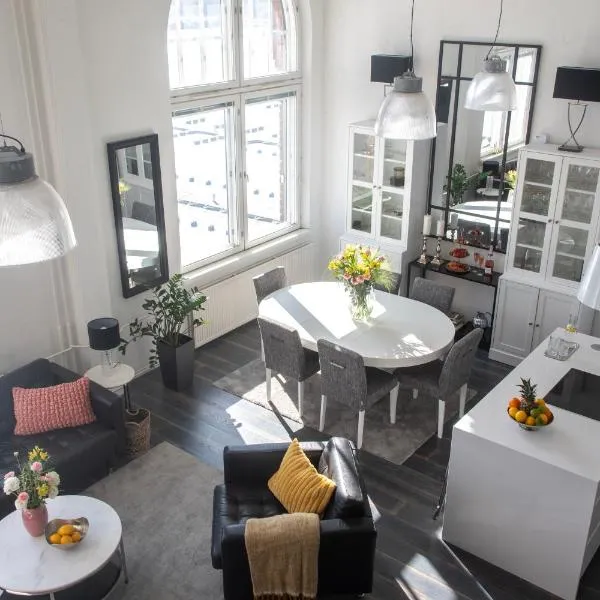 Upea loftsuite, järvinäkymä, wifi, sauna & spa, hotel v destinaci Tampere