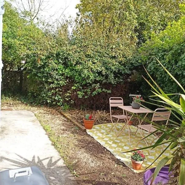 Studio avec jardin, hotel v destinaci Bourcefranc