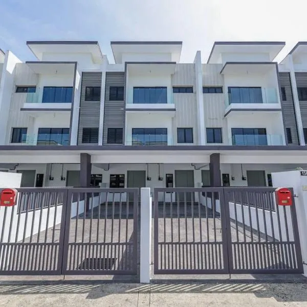 Airport #KLIA#KLIA2#MitsuiBrandOutlet#Landed House, hotel in Sepang