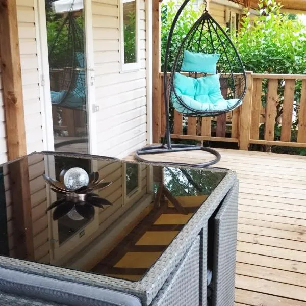 Escapade provençale calme, soleil et repos, Hotel in Cadenet