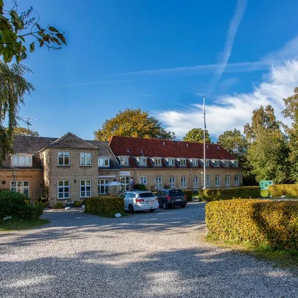 Fredensborg Vandrerhjem, i Kongens baghave, hotel in Hillerød