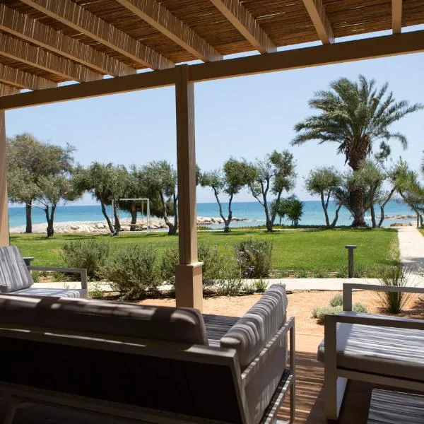Ayios Theodhoros에 위치한 호텔 엘리아 비치 럭셔리 스위트(Elya Beach Luxury Suites)