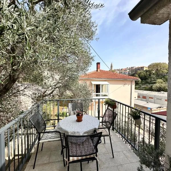 Apartment Grappa, hotel in Vrbnik
