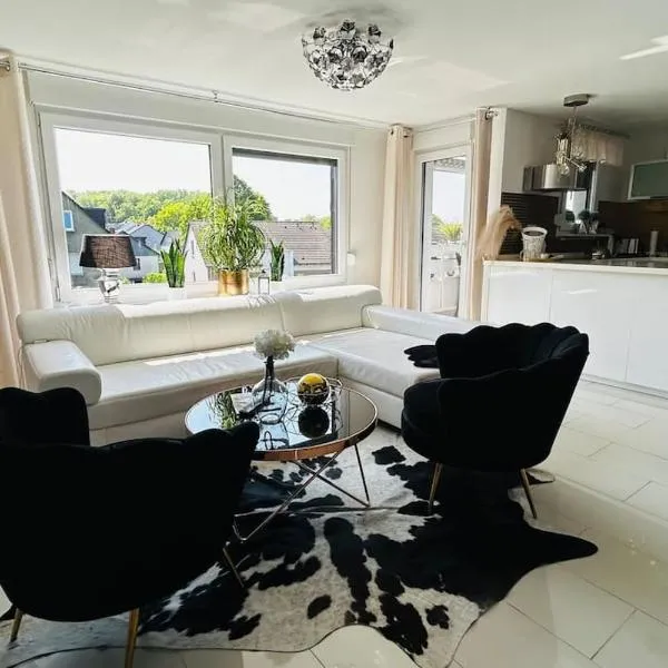 Luxusapartment mit Balkon Nähe Dortmund、ボーフムのホテル