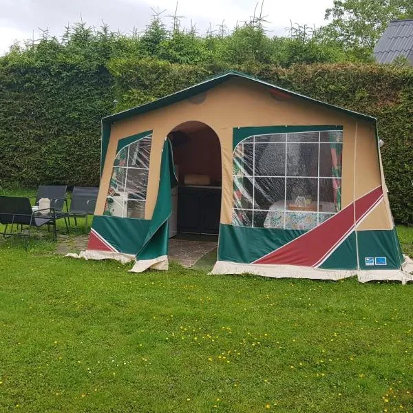 Basic ingerichte vouwwagen op camping Westenenk, Wijster, hotel v destinaci Wijster
