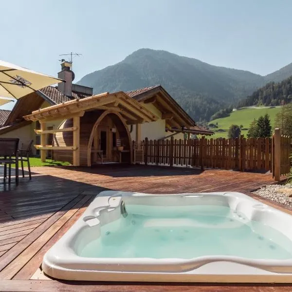 Hotel Appartement Haus Gitschberg – hotel w mieście Vandoies