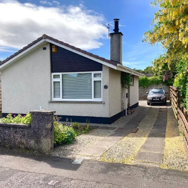 'Edgewood' - spacious detached bungalow, hotel in Inverness