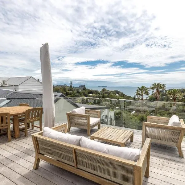 Palm Beach Seaviews With A Touch Of Luxury Awaits: Palm Beach şehrinde bir otel