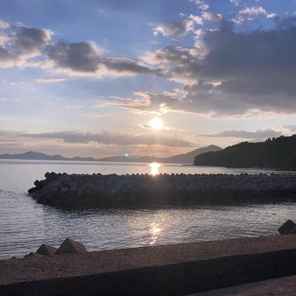 しまなみゲストハウス南風荘, hótel í Kamiura