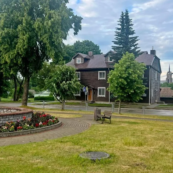 Salako svečių namai, hotel din Salakas