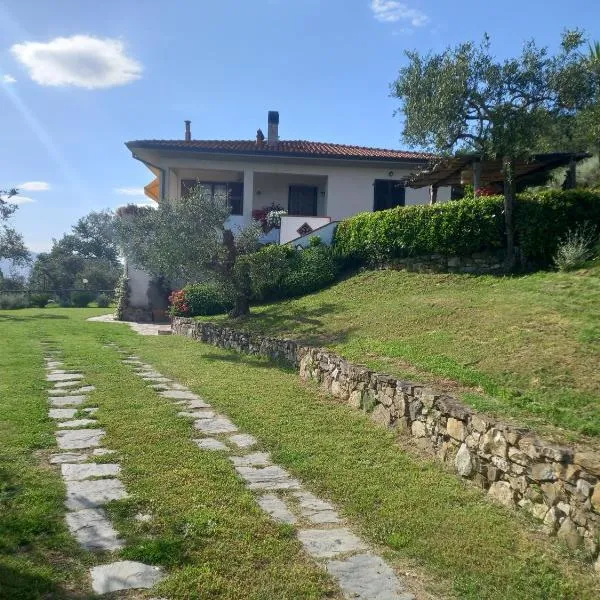 Il Colle della Brina, hotel v destinaci Sarzana