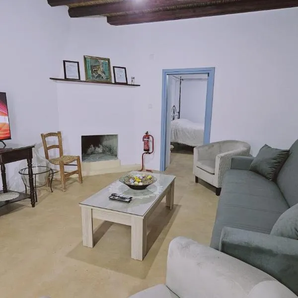 STAY Akoni House, hotell i Droushia