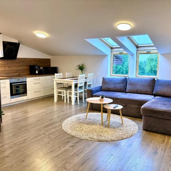 Apartamentai Pamaryje - Modernus ir Jaukus butas Priekulės centre, hotell i Priekulė