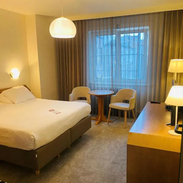Hotel Prado: Oostende şehrinde bir otel