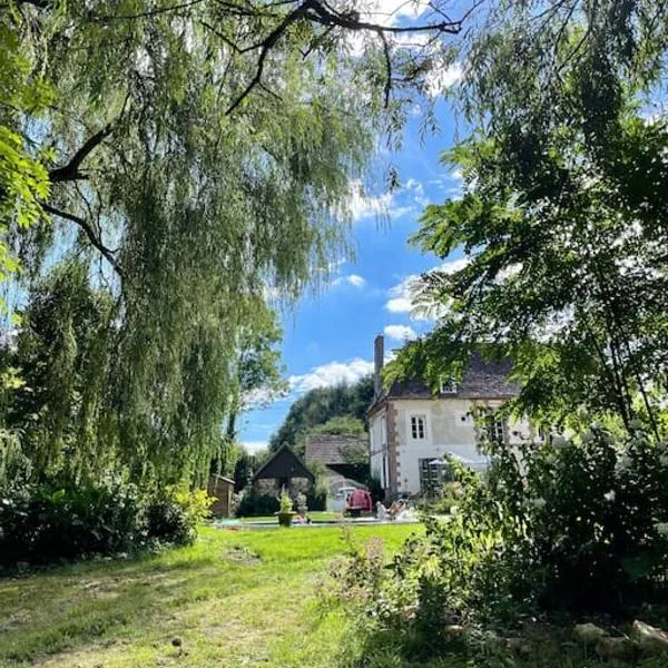 Belle maison de famille Perche avec piscine, hotel di Planches