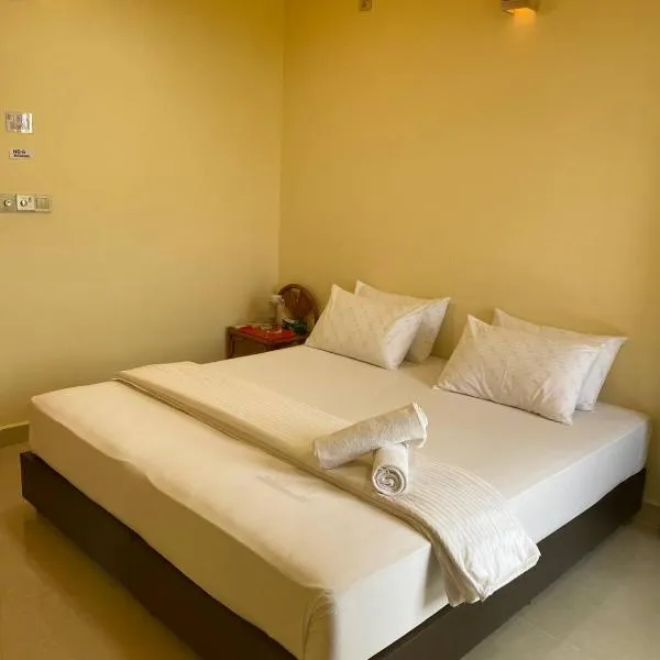 White Sand Inn, hotel v destinaci Maamigili