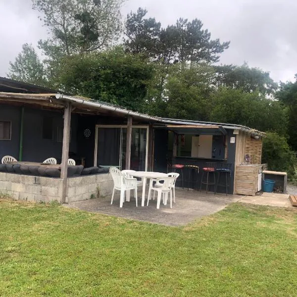 Mobil-home Atypique Manche SURVILLE -、Survilleのホテル